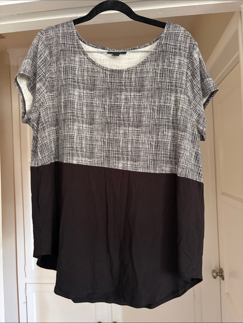 Alfani Two-Tone Black and White Short-Sleeve Tee